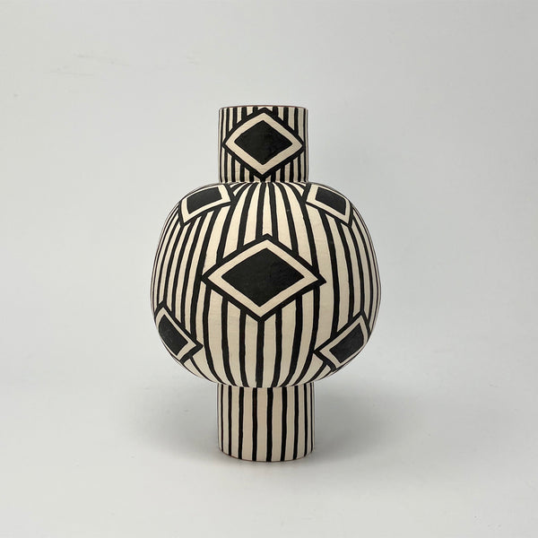 Diamond/Striped Pot