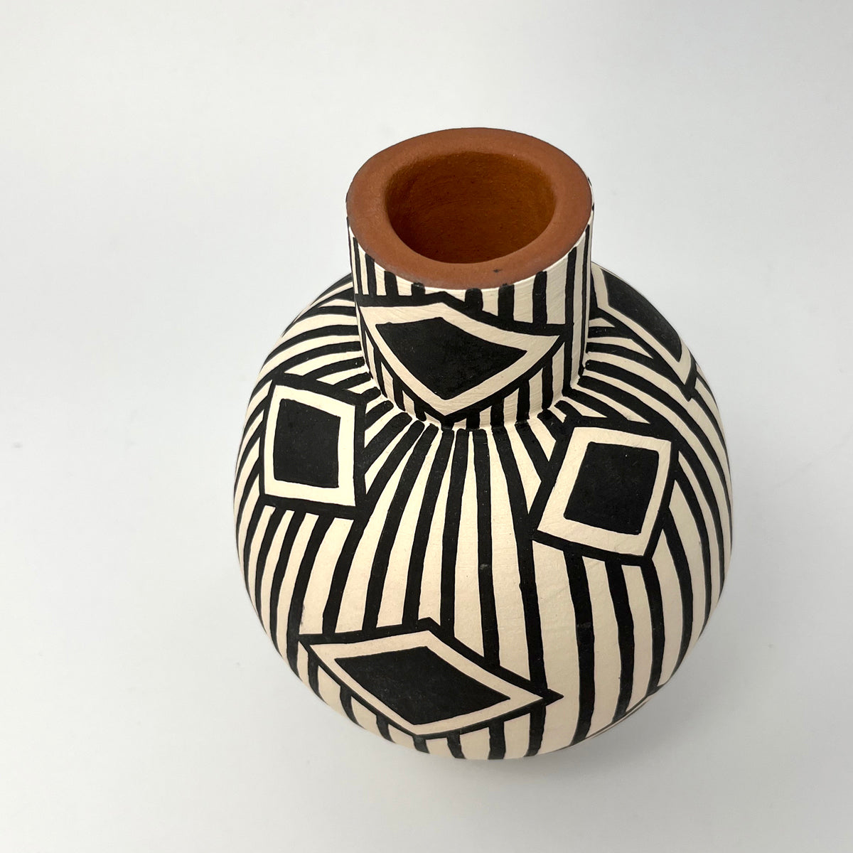 Diamond/Striped Pot