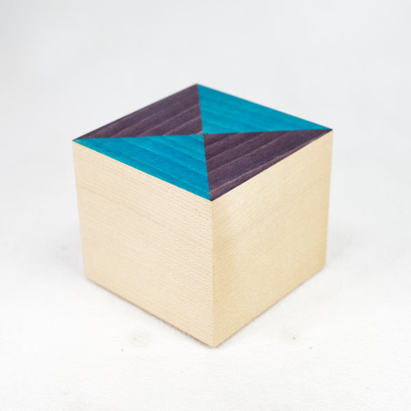 Lilac Pyramid Cube Box