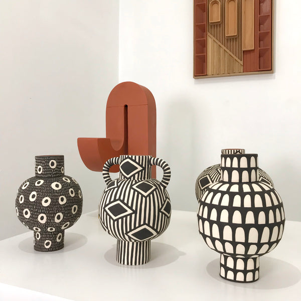Dotted Pot 9